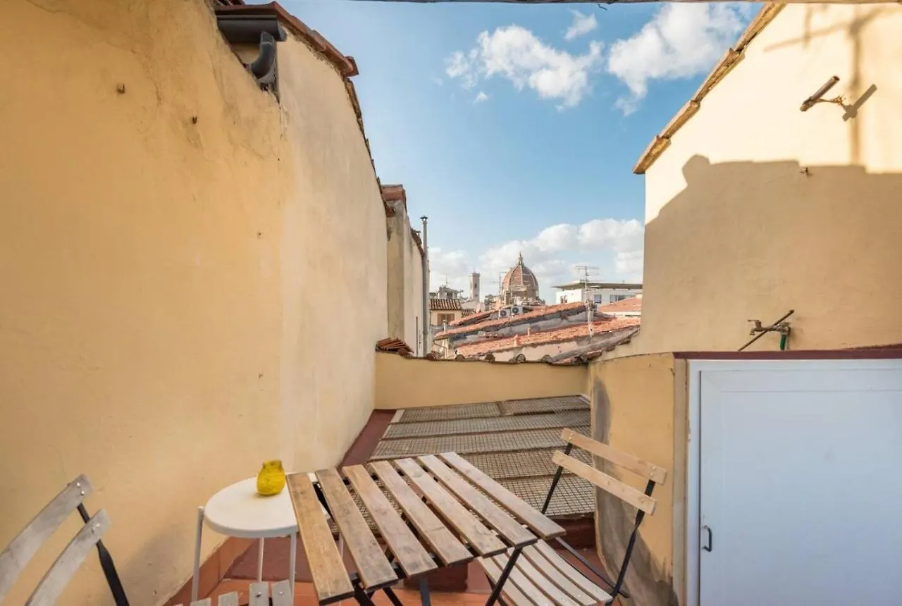Romantico attichino con terrazzo vista Duomo !! Firenze